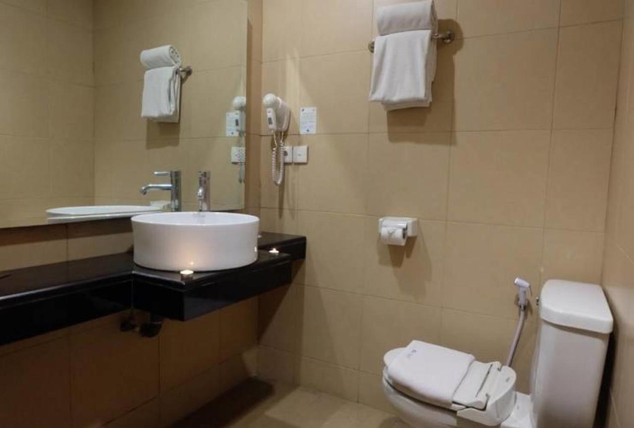 Hotel Blue Pacific Jakarta Exterior photo