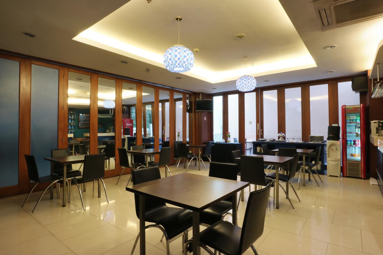 Hotel Blue Pacific Jakarta Exterior photo